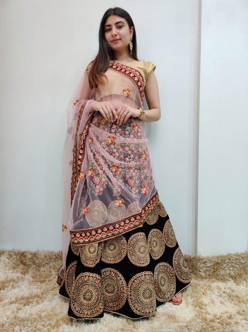 bridal embroidered lehenga set - 17595033 - Very Small Image - 1