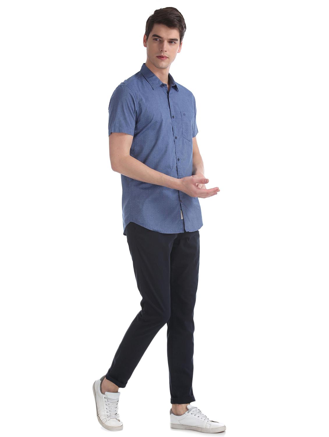 navy blue solid chinos trouser - 17597702 - Zoom Image - 4