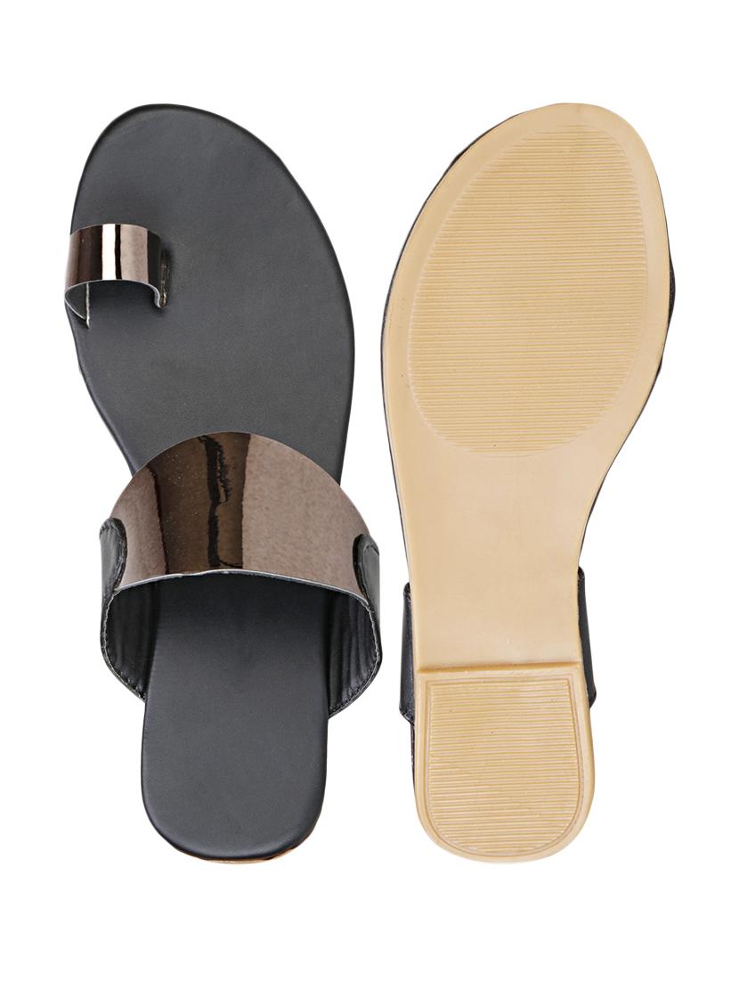 bronze patent leather one toe sandals - 17599225 - Zoom Image - 4