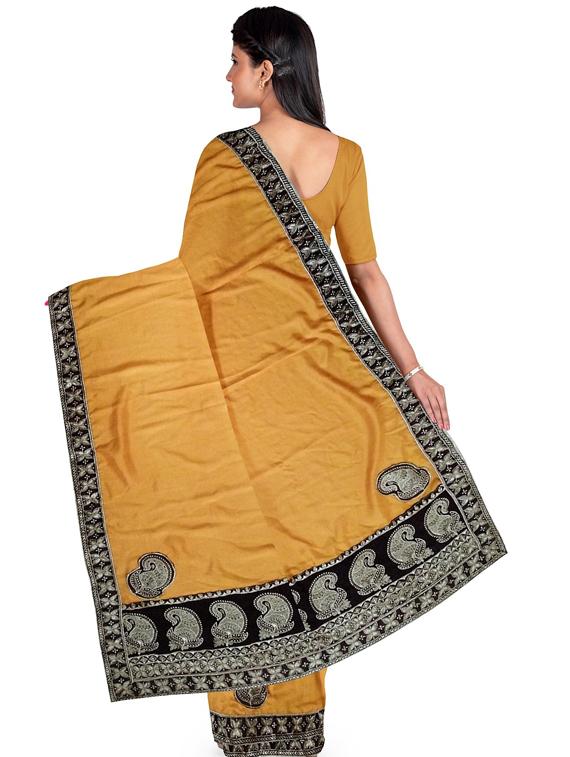 solid bordered saree with blouse - 17601496 - Zoom Image - 2