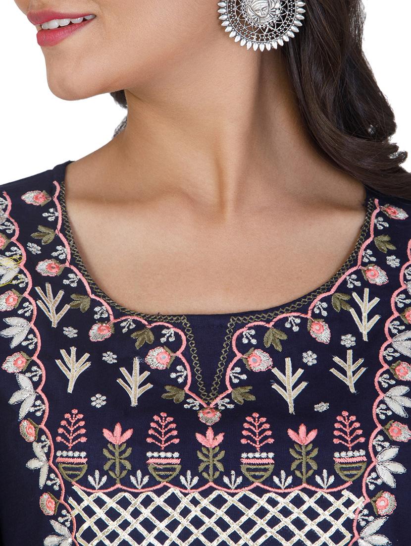 embroidered straight kurta - 17602585 - Zoom Image - 4