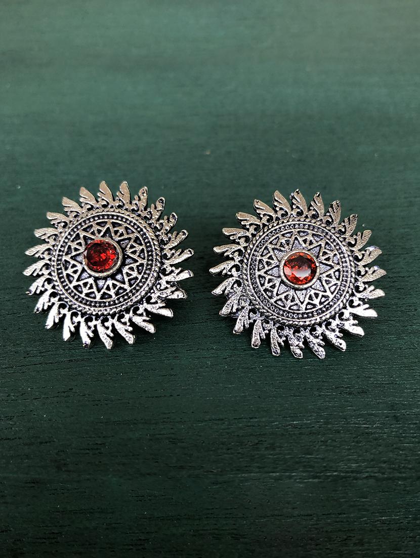 red copper studs earring - 17603301 - Zoom Image - 1