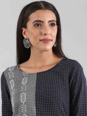 blue cotton straight kurta - 17614281 - Standard Image - 4