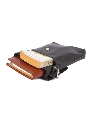 black leatherette (pu) messenger messengerbag - 17614398 - Standard Image - 3