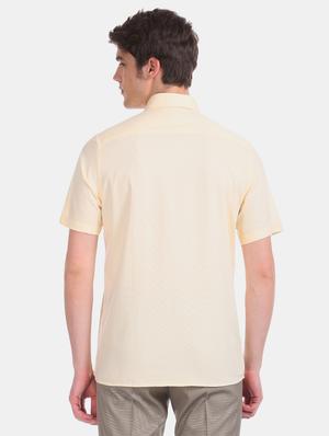 yellow solid formal shirt - 17618029 - Standard Image - 4