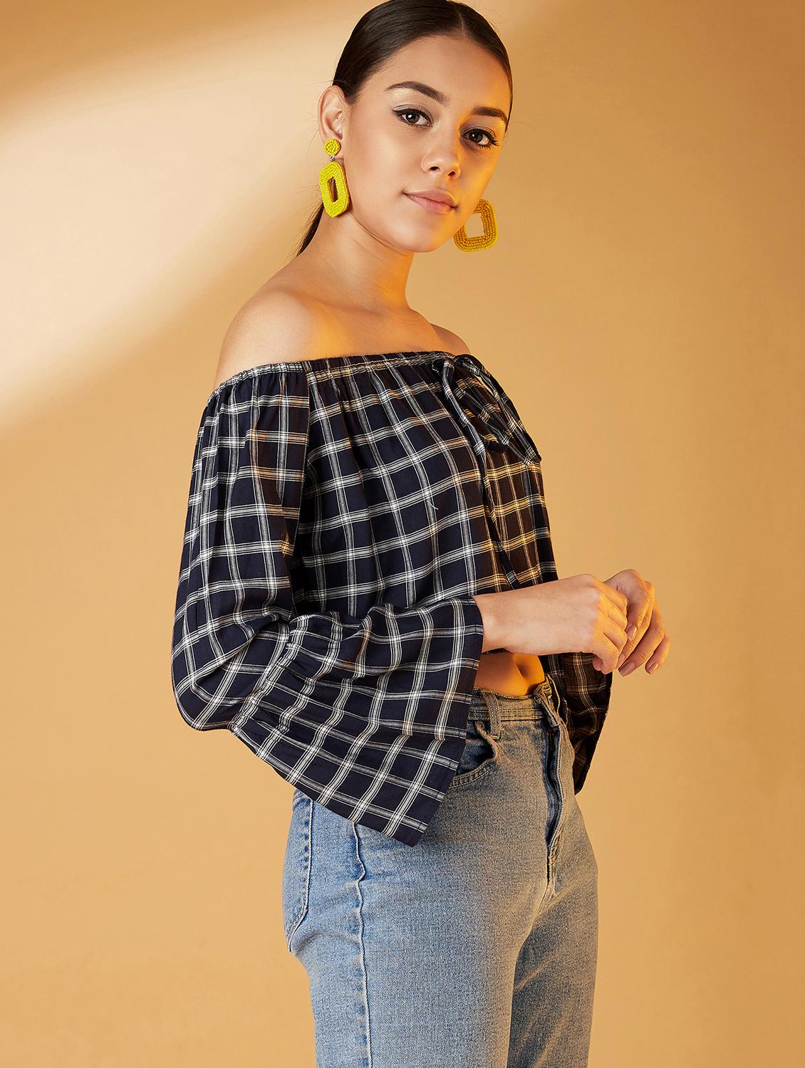 off shoulder checkered crop top - 17619902 - Zoom Image - 2