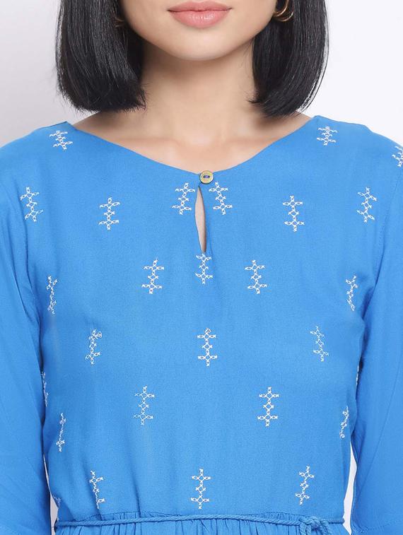 tie front maxi dress - 17620626 - Zoom Image - 4