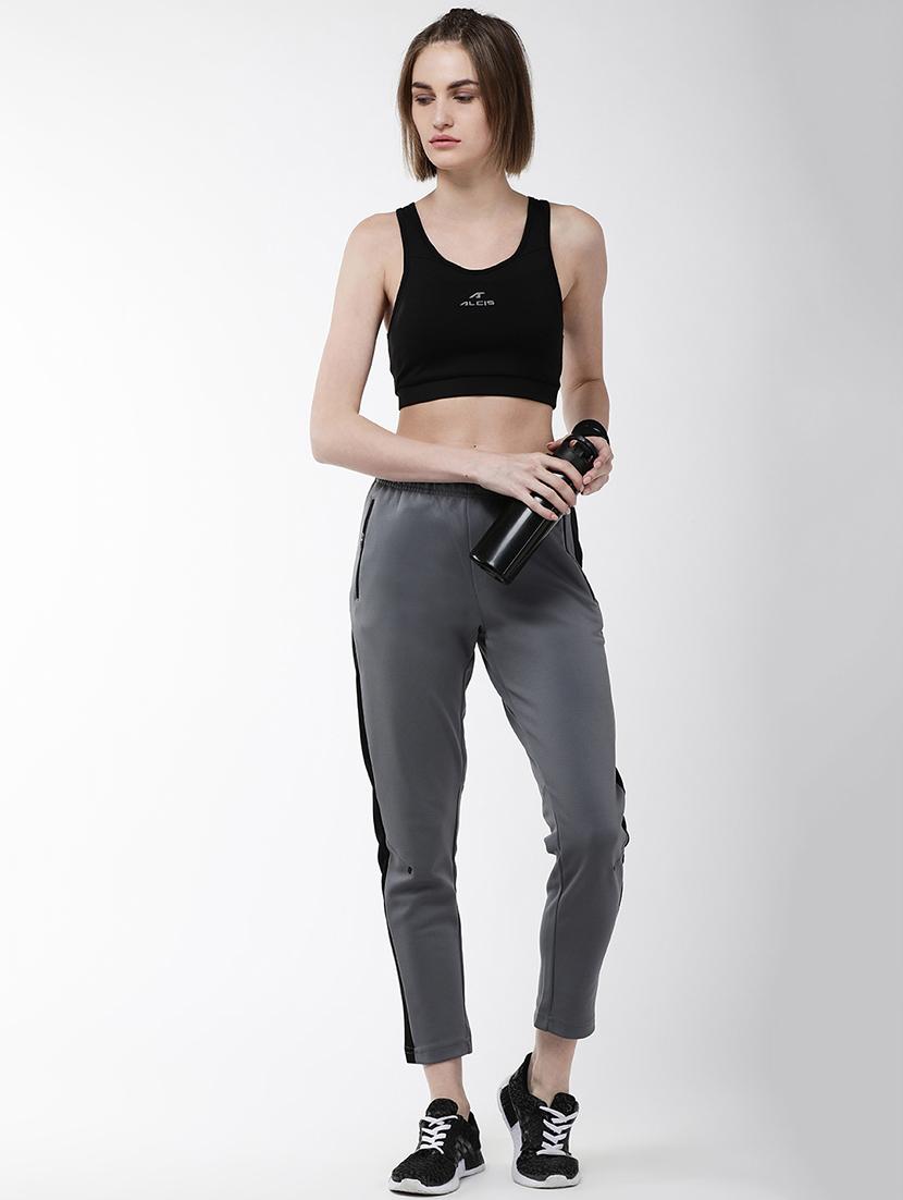 styled back sports bra - 17628710 - Zoom Image - 4