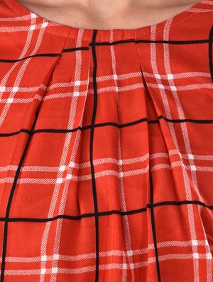round neck checkered top - 17628758 - Standard Image - 5