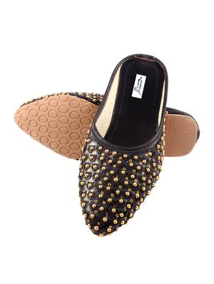 black slip on mojari - 17630432 - Standard Image - 4