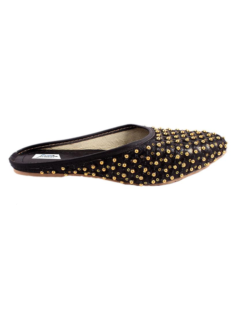 black slip on mojari - 17630432 - Zoom Image - 2