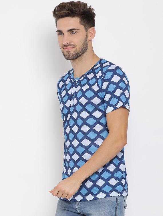 blue geometric print t-shirt - 17633286 - Zoom Image - 2