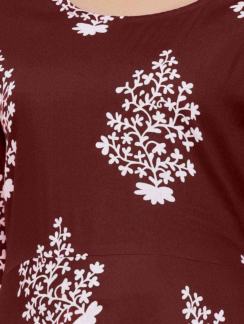 red rayon flared gown - 17635752 - Zoom Image - 4
