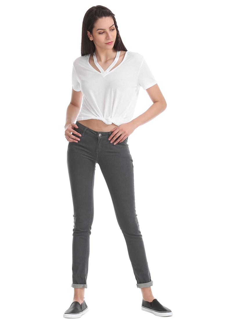 v-neck solid top - 17645393 - Zoom Image - 4