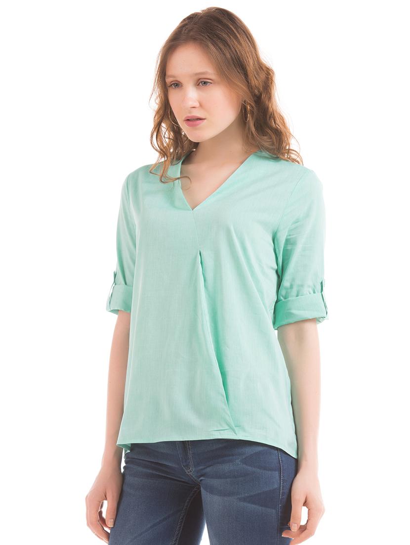 v-neck solid top - 17645481 - Zoom Image - 2