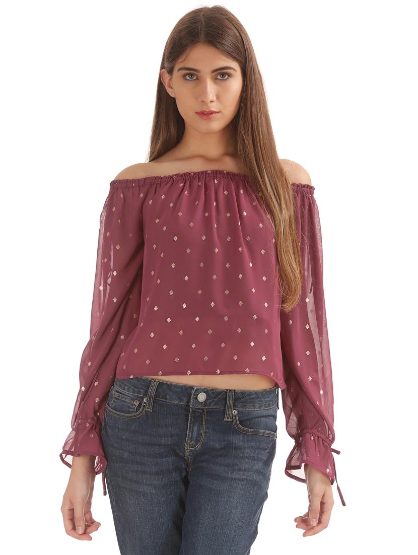 off shoulder crop top - 17645487 - Zoom Image - 1
