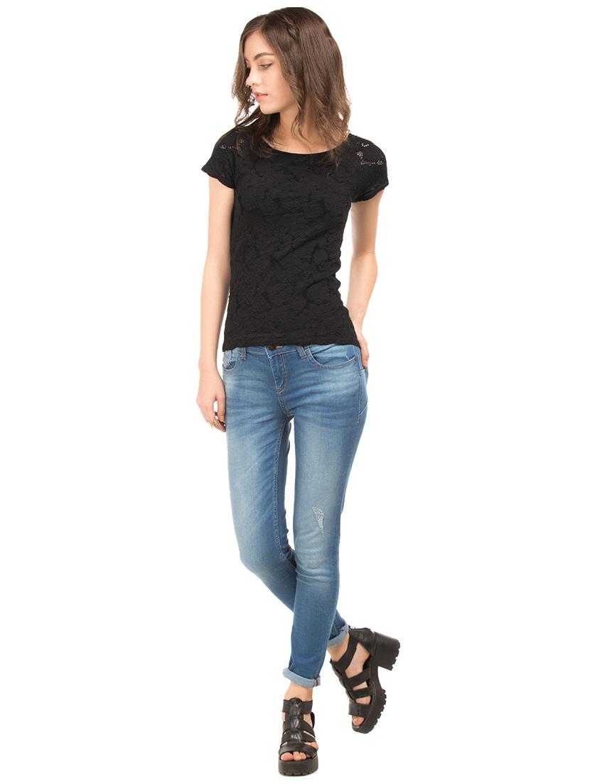 floral textured top - 17645571 - Zoom Image - 4