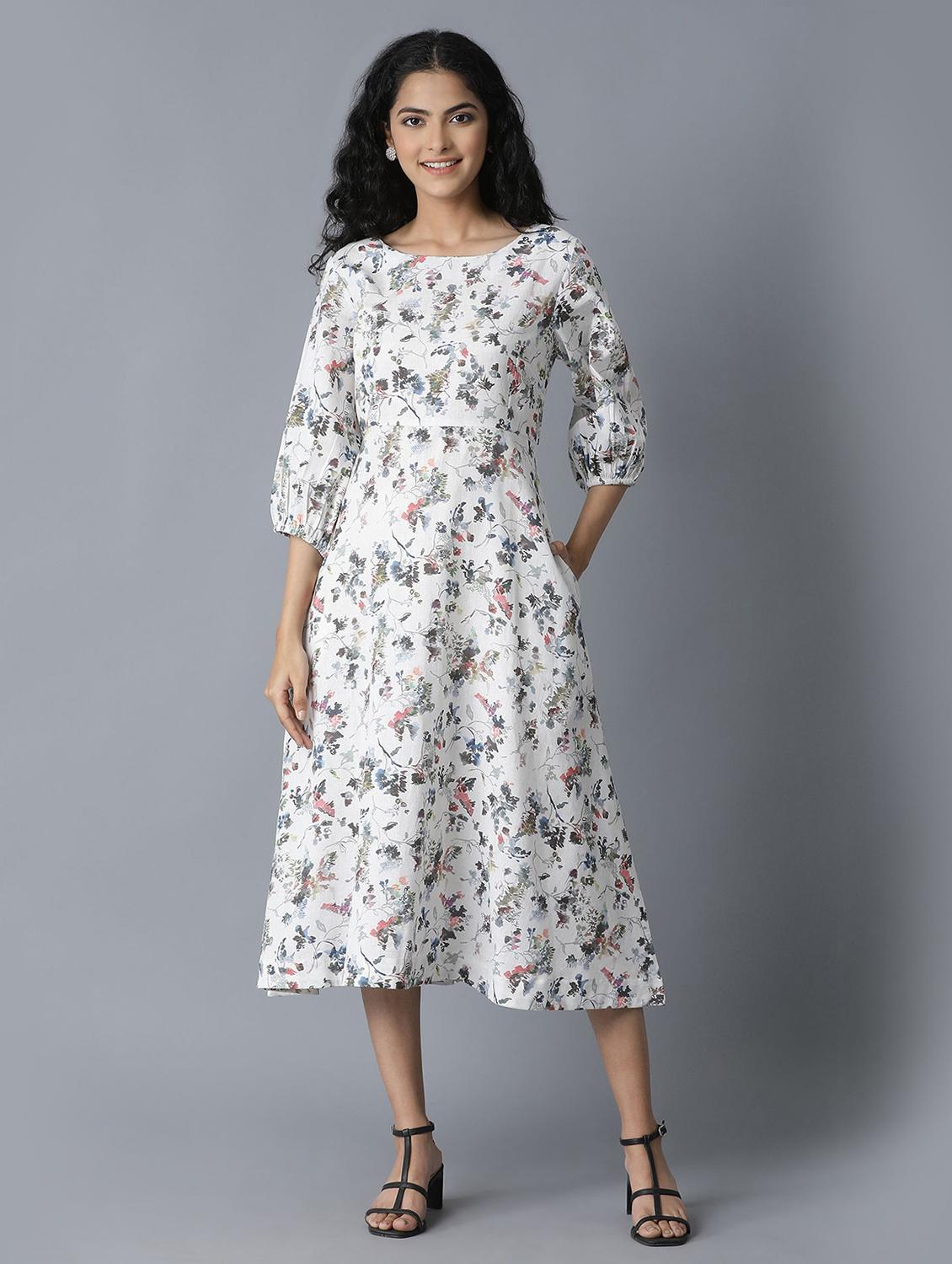 round neck floral fit & flare dress - 17649394 - Zoom Image - 1