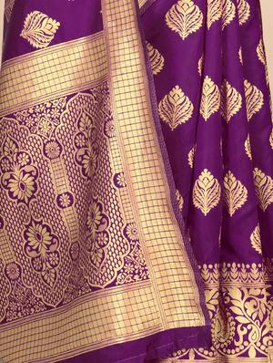 jacquard banarasi saree with blouse - 17649620 - Standard Image - 3