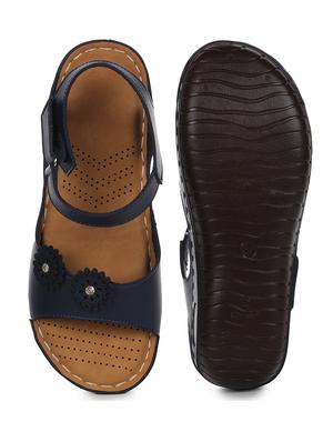 yoasheez designer doctor comfort sandal for women - 17653379 - Standard Image - 4