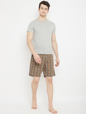 brown checkered shorts - 17657030 - Standard Image - 5