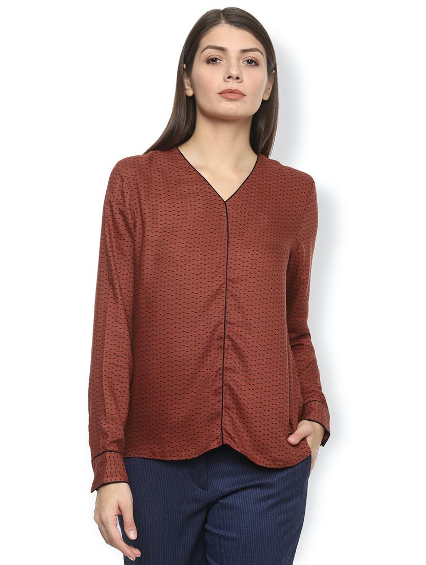 contrast piped printed top - 17660322 - Zoom Image - 1