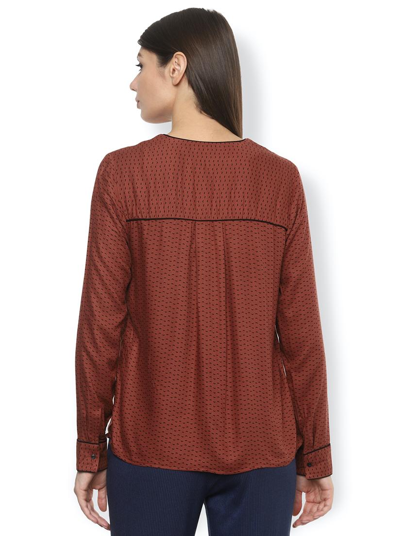 contrast piped printed top - 17660322 - Zoom Image - 2