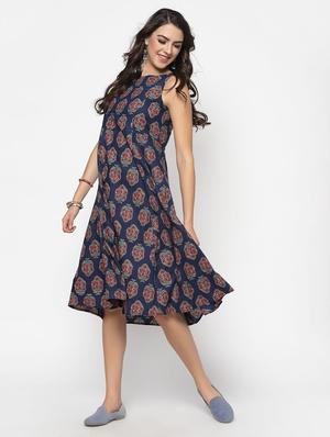 boat neck printed dress - 17661231 - Standard Image - 4