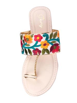 white leatherette ethnic kolhapuris - 17669088 - Standard Image - 7