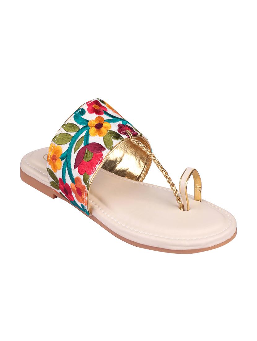 white leatherette ethnic kolhapuris - 17669088 - Zoom Image - 1