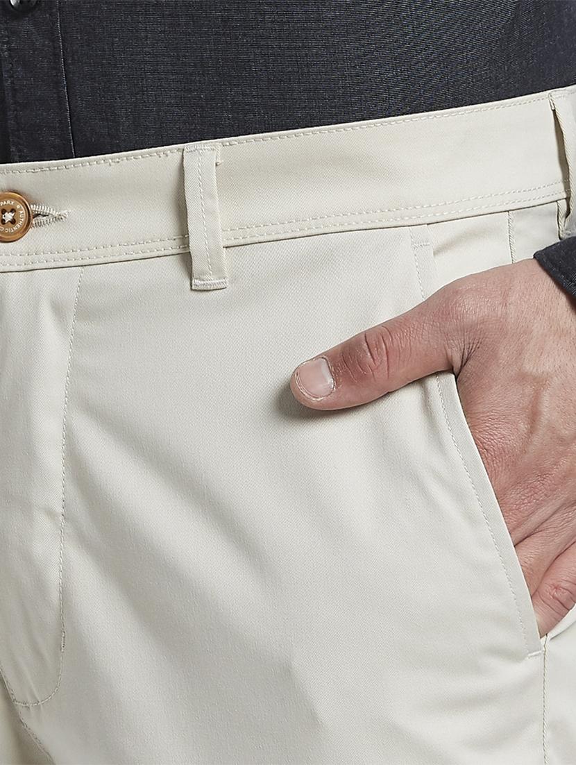 off white solid flat front casual trouser - 17670132 - Zoom Image - 5