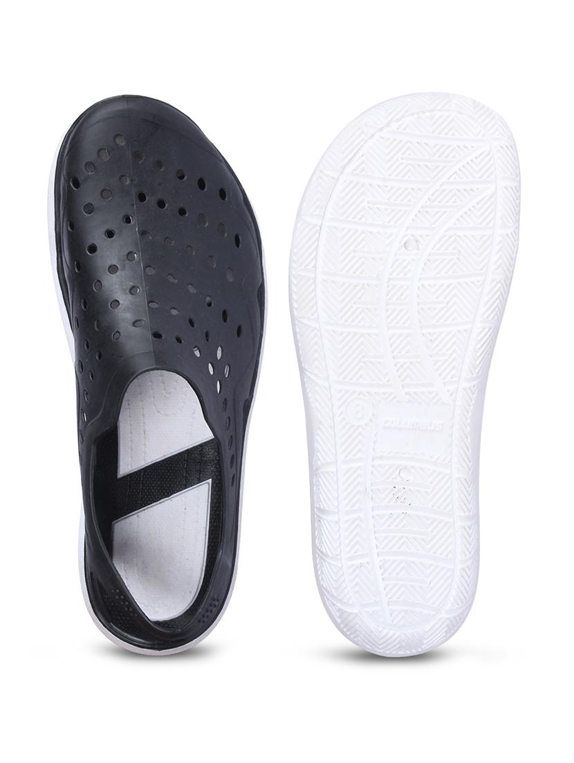 black back strap crocs - 17672287 - Zoom Image - 4