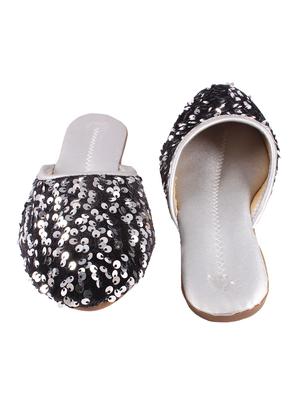 silver slip on mojari - 17673133 - Standard Image - 3