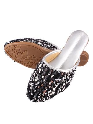 silver slip on mojari - 17673133 - Standard Image - 4