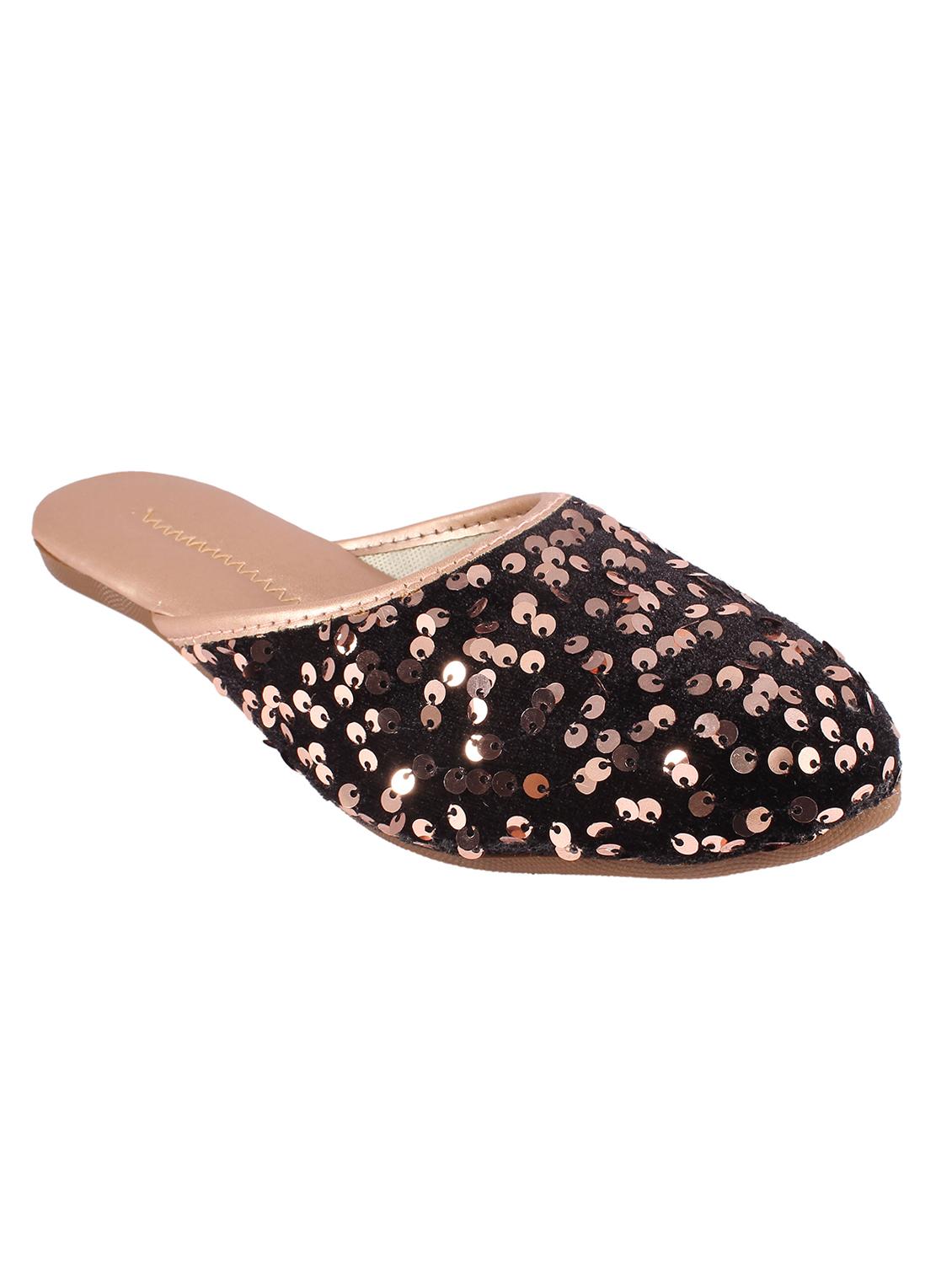 brown slip on jutis - 17673135 - Zoom Image - 1
