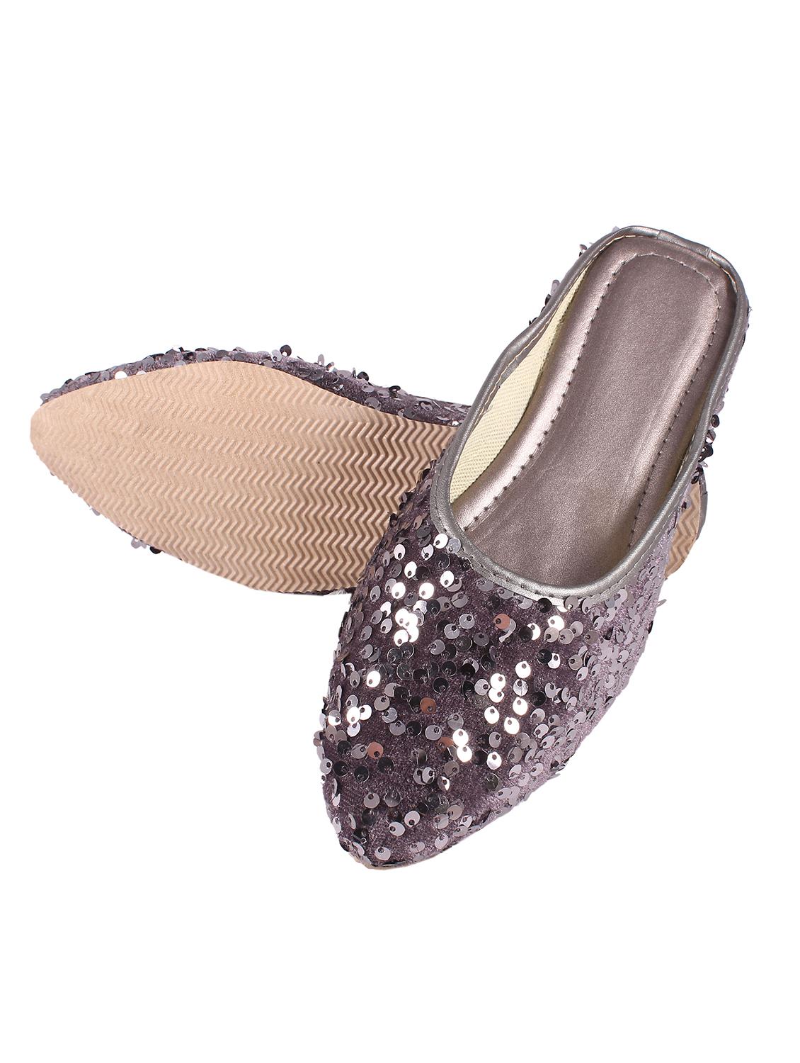 purple slip on jutis - 17673136 - Zoom Image - 4