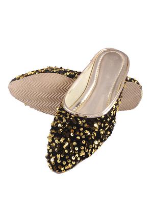 gold slip on jutis - 17673137 - Standard Image - 4