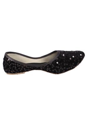 black slip on jutis - 17673142 - Standard Image - 2