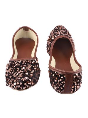 brown slip on jutis - 17673144 - Standard Image - 3