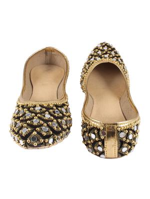 gold slip on jutis - 17673147 - Standard Image - 3