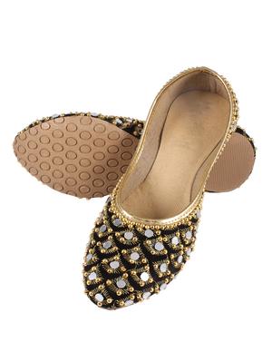 gold slip on jutis - 17673147 - Standard Image - 4