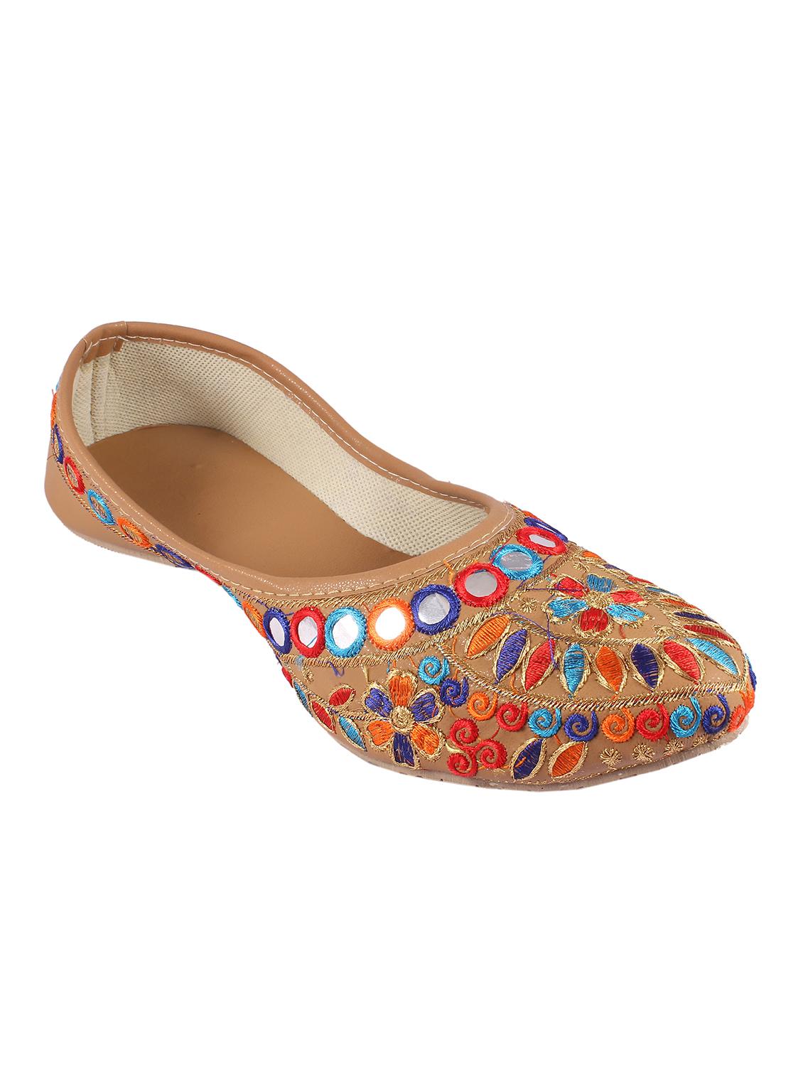 brown slip on jutis - 17673151 - Zoom Image - 1