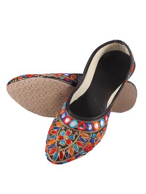 black slip on jutis - 17673152 - Standard Image - 4