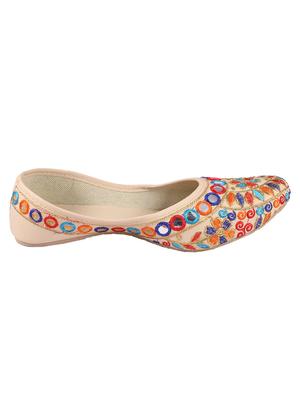 beige slip on jutis - 17673153 - Standard Image - 2
