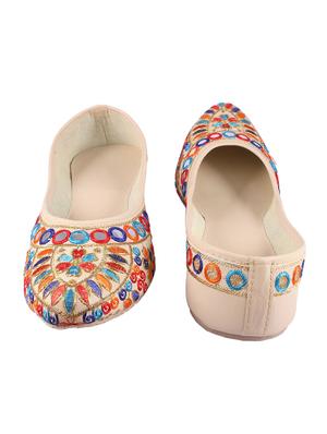 beige slip on jutis - 17673153 - Standard Image - 3
