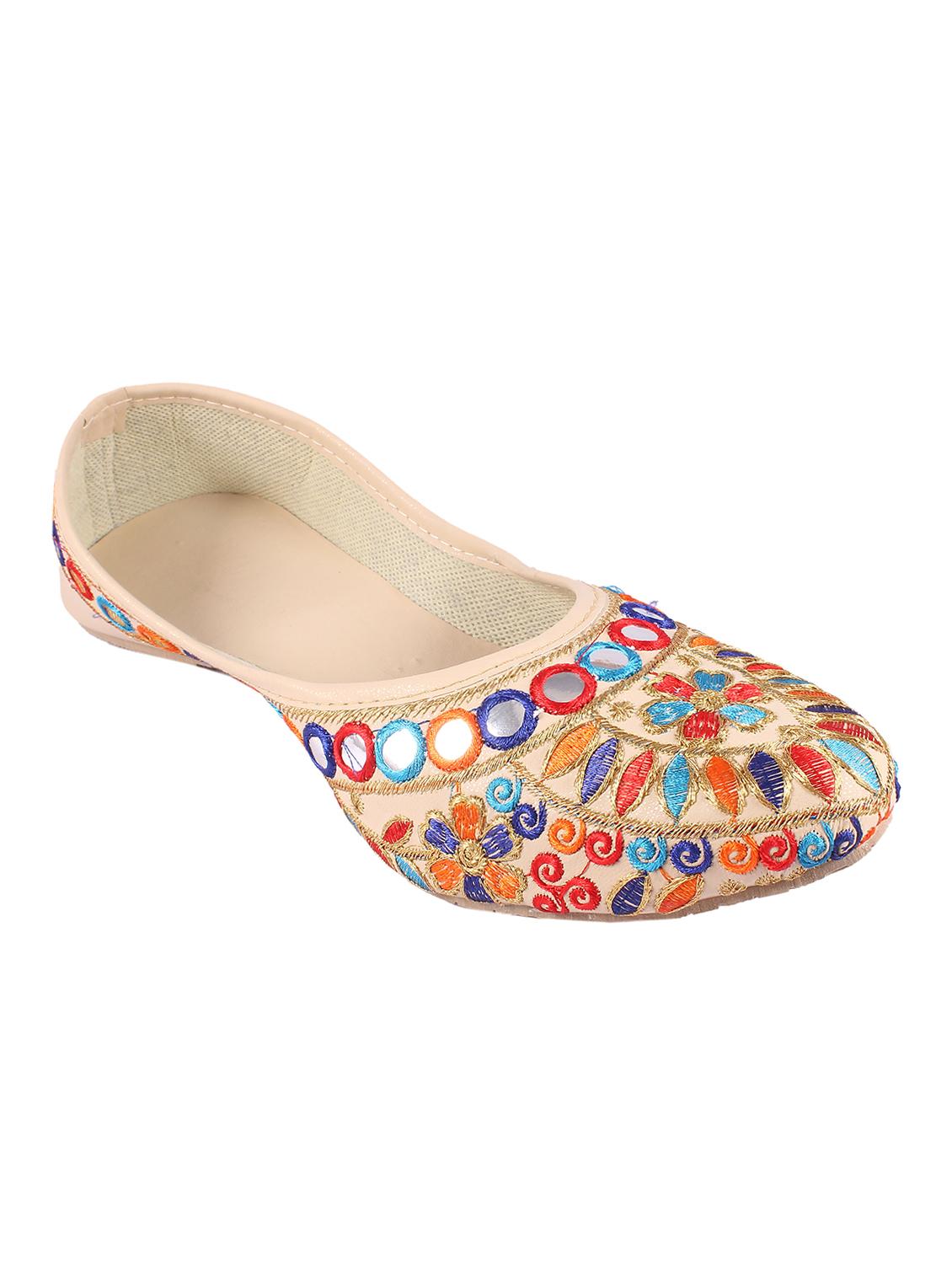 beige slip on jutis - 17673153 - Zoom Image - 1