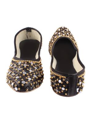 black slip on jutis - 17673155 - Standard Image - 3