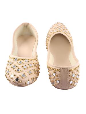 beige slip on jutis - 17673159 - Standard Image - 3