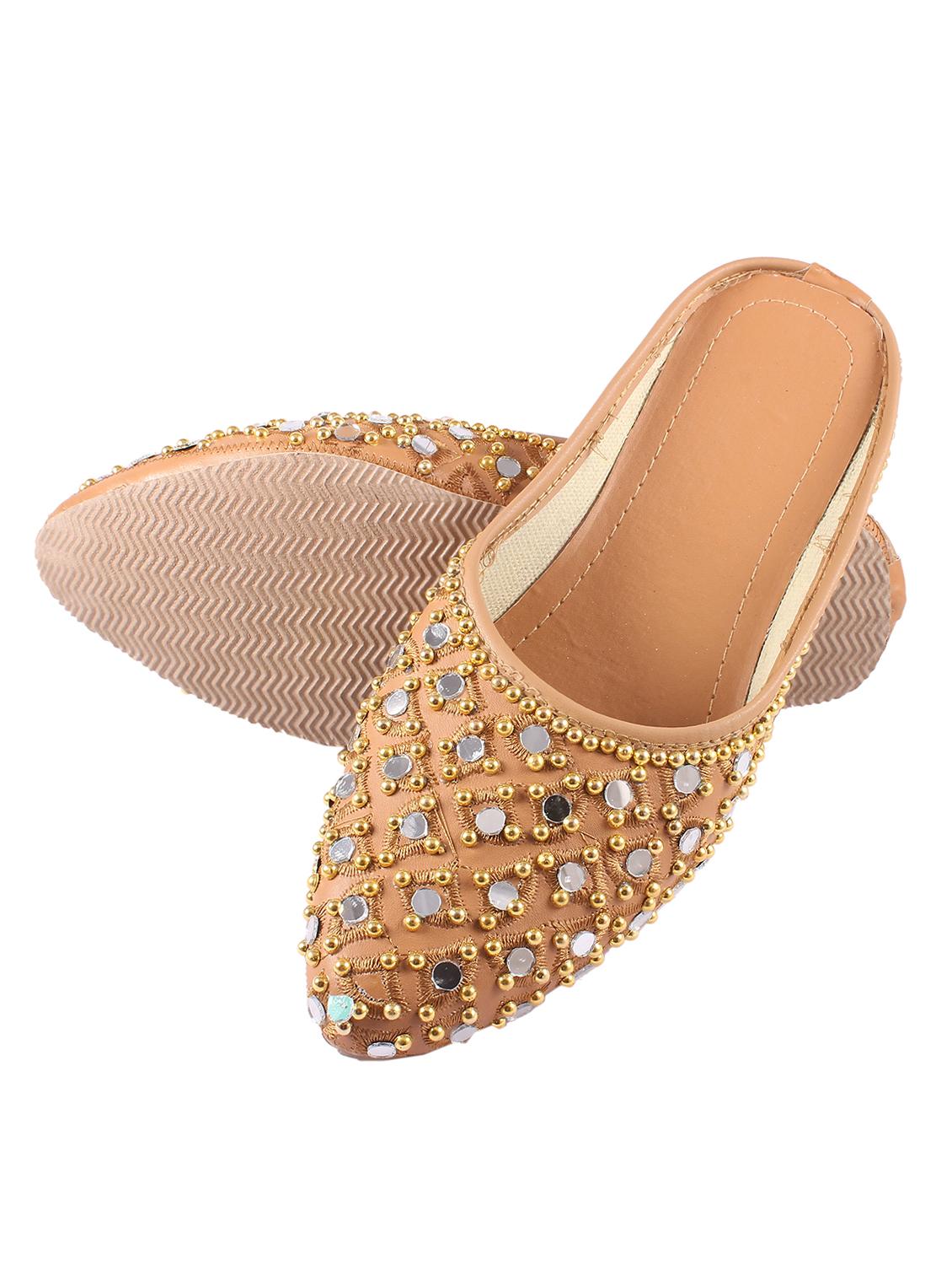 brown slip on jutis - 17673162 - Zoom Image - 4