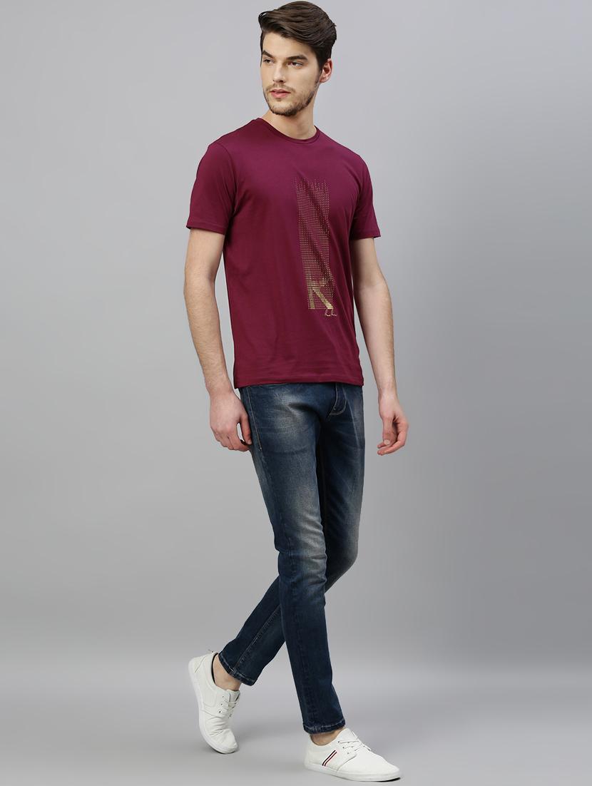 maroon chest print t-shirt - 17675341 - Zoom Image - 4